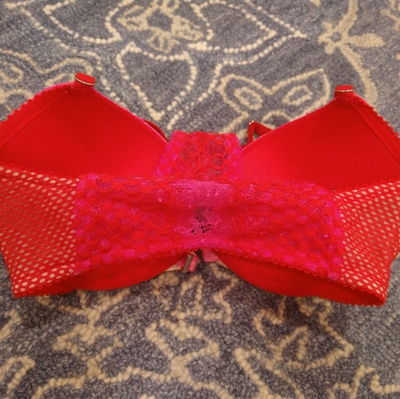 Victoria Secret Lace Halter Bra - Picture 5 of 7